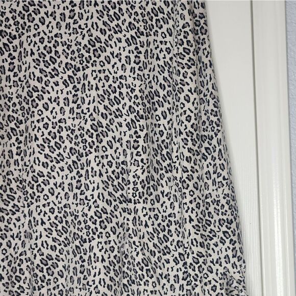 Vtg Dana Bachman 10 100%Silk ButtonDown LeopardPrint Lngslv Career Women Blouse - Picture 11 of 12
